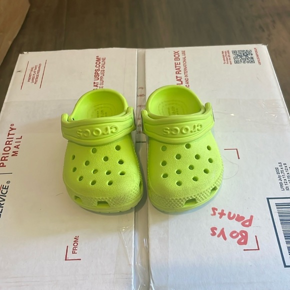 CROCS Other - Crocs In Green for kids